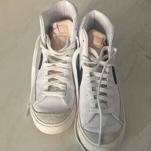 Nike Blazers ‘77 Women’s 7.5